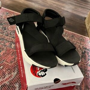 Near new Skechers Arch Fit Casual Retro sandals